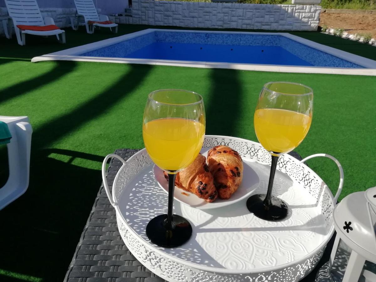 Holiday House M&A&K With Swimming Pool Каштель-Штафилич Экстерьер фото