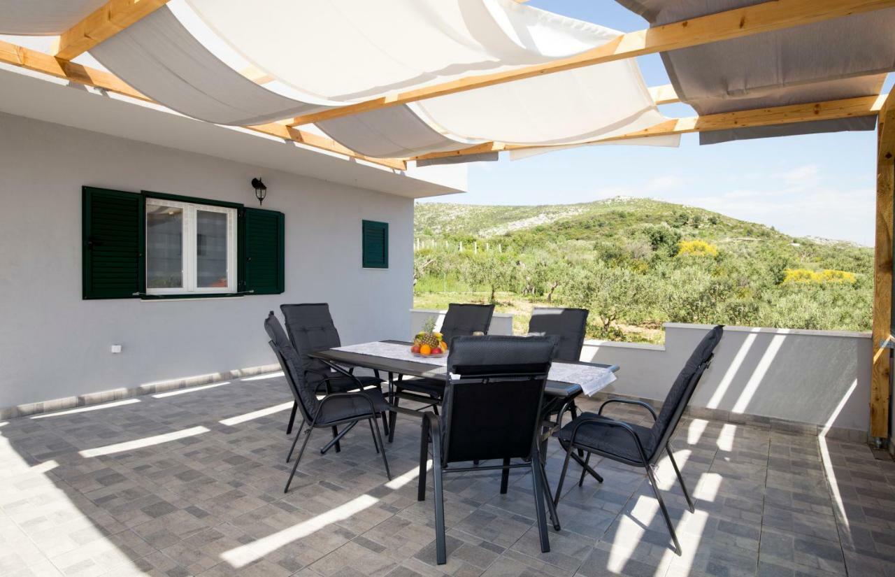 Holiday House M&A&K With Swimming Pool Каштель-Штафилич Экстерьер фото