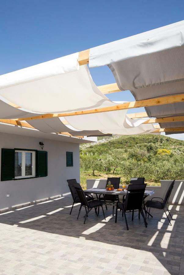 Holiday House M&A&K With Swimming Pool Каштель-Штафилич Экстерьер фото